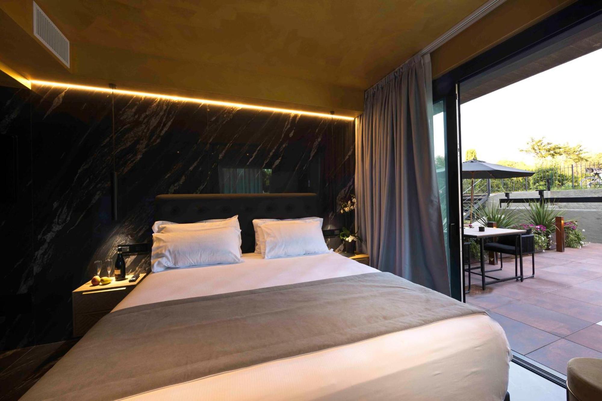 Boutique Hotel Sirmione Exterior photo