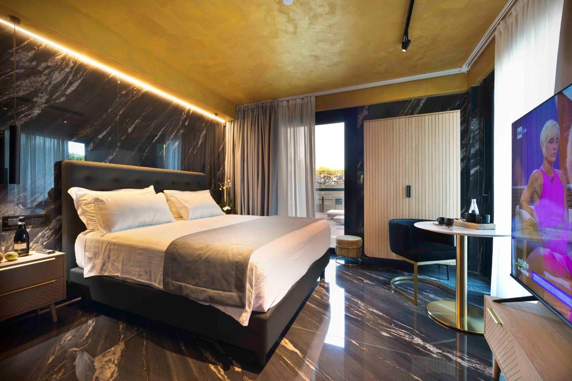 Boutique Hotel Sirmione Exterior photo